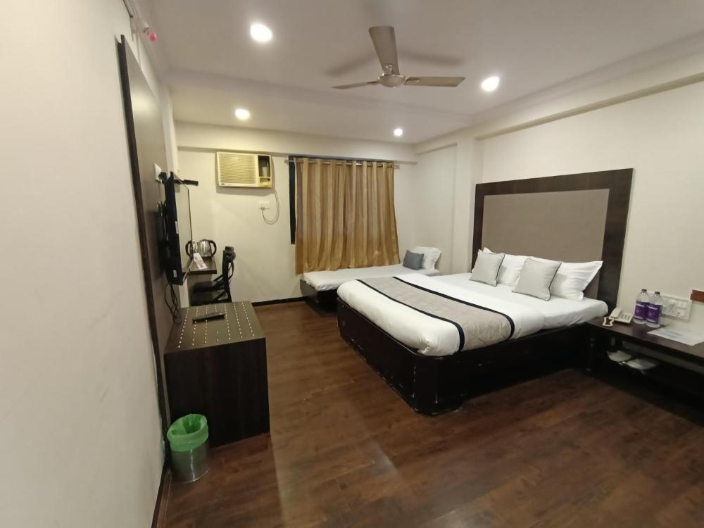 Room image 3
