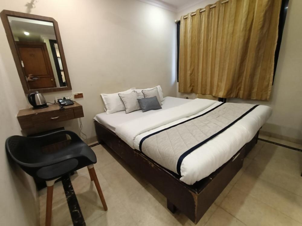 Room image 5